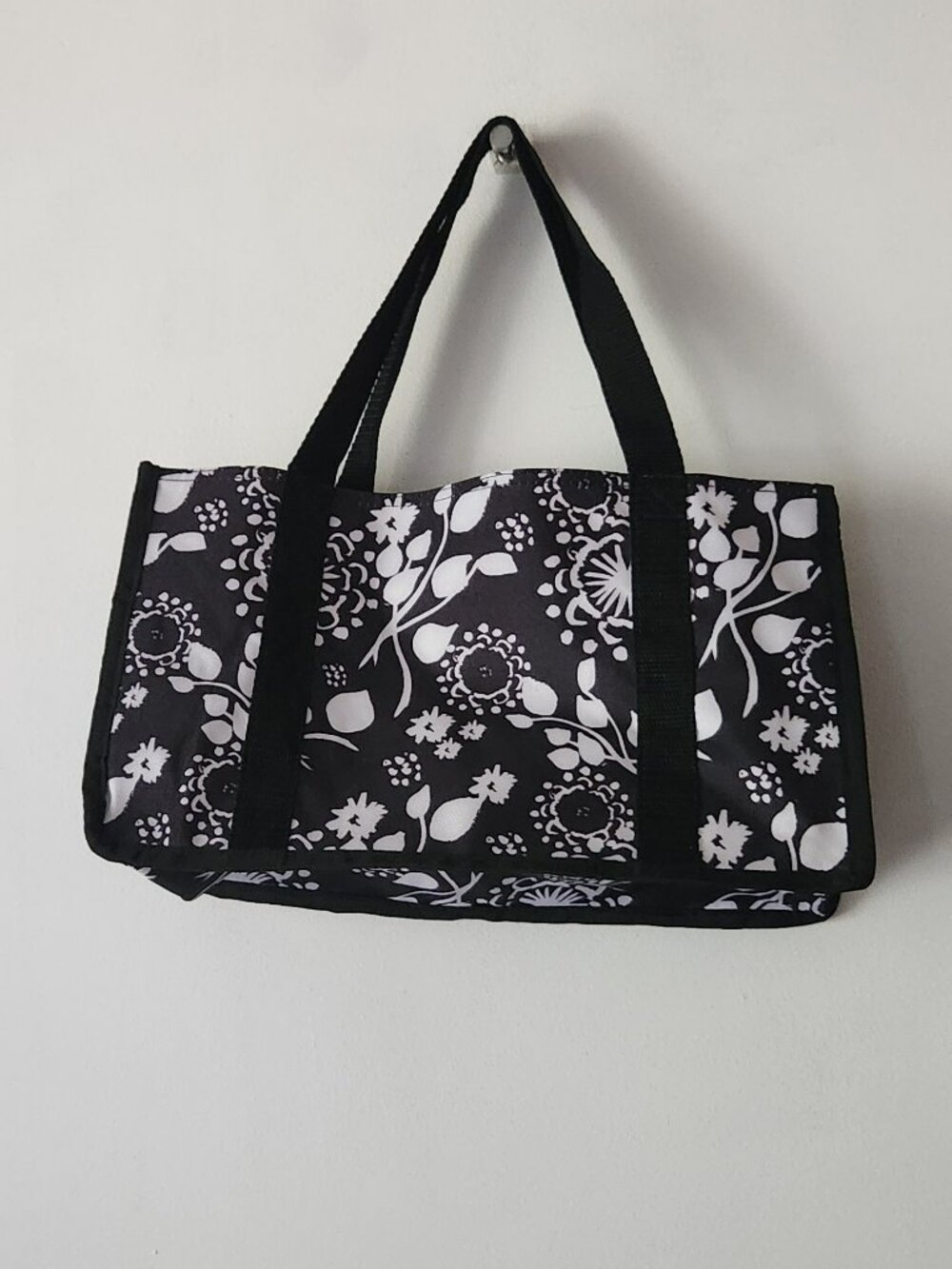 Thirty-one carry-all tote black white floral print VGUC